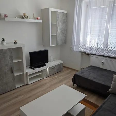 Apartment Pb Byvanie V Tichej Lokalite Blizko Vlakovej I Autobusovej Stanice Pb Povazska Bystrica