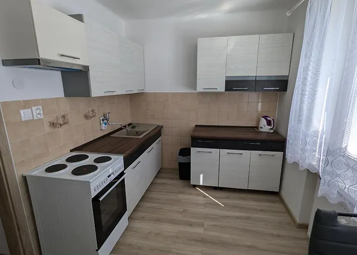 Pb Byvanie V Tichej Lokalite Blizko Vlakovej I Autobusovej Stanice Pb Považská Bystrica