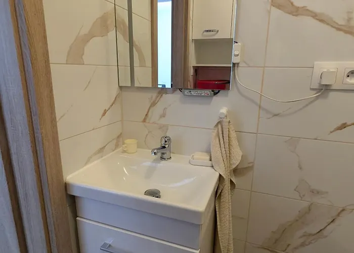 Pb Byvanie V Tichej Lokalite Blizko Vlakovej I Autobusovej Stanice Pb